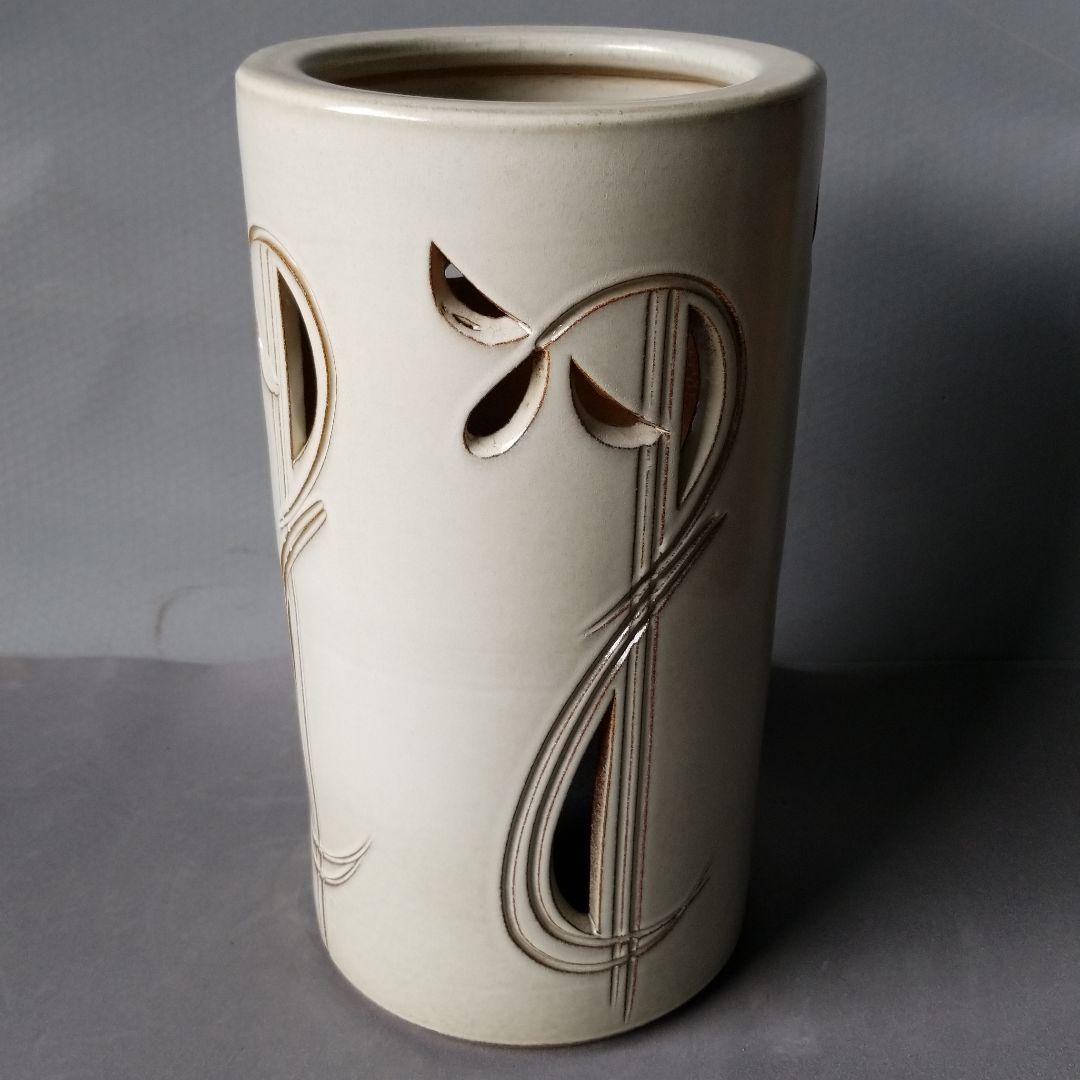 信楽焼傘立て  花彫り 高さ４２cm