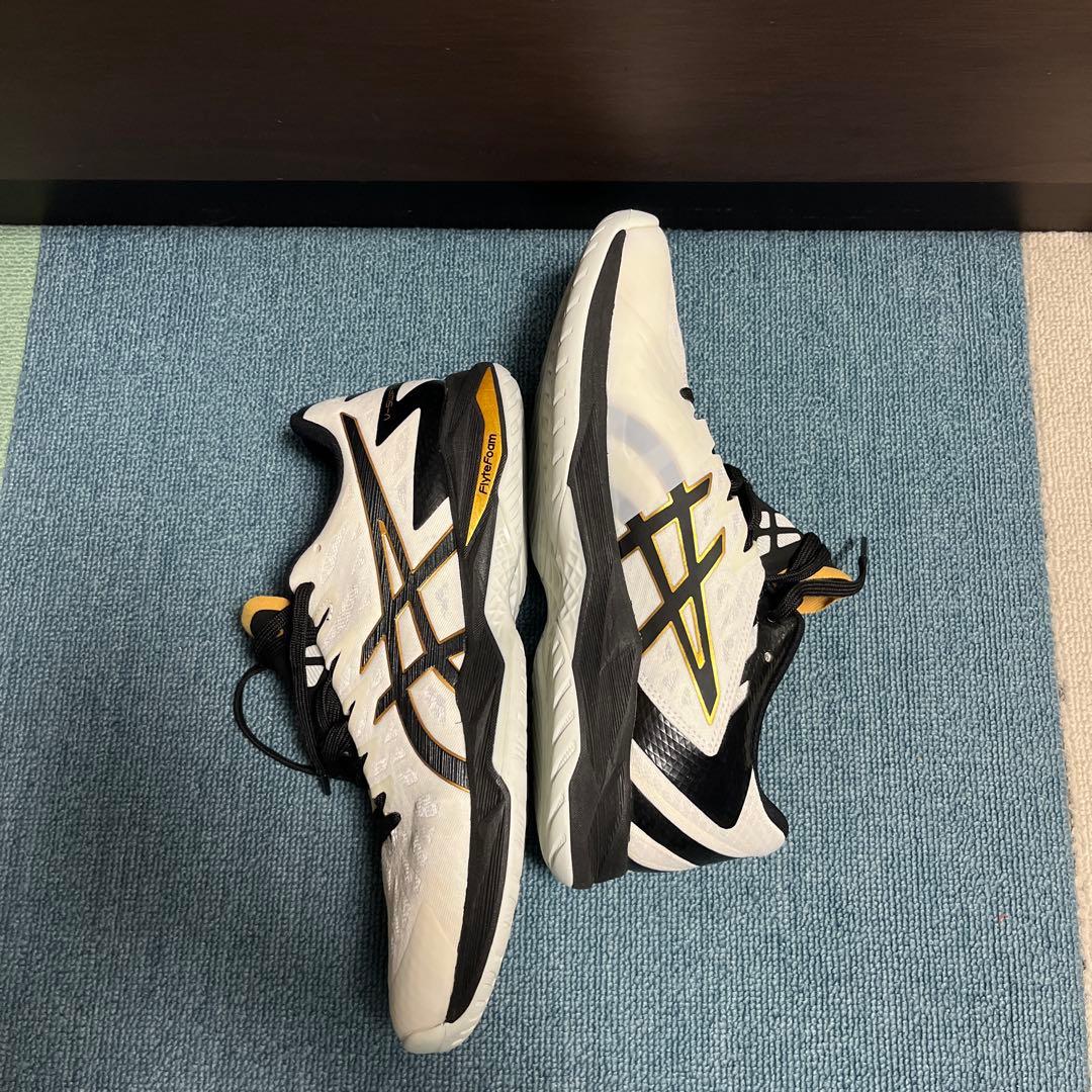 asics バレーボールシューズ　V-SWIFT FF2 25.5