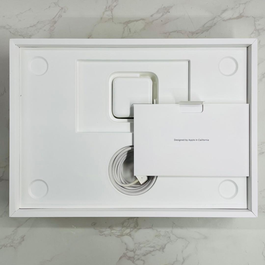 美品 MacBook Air 2022 M2 8GB 256GB WW7987