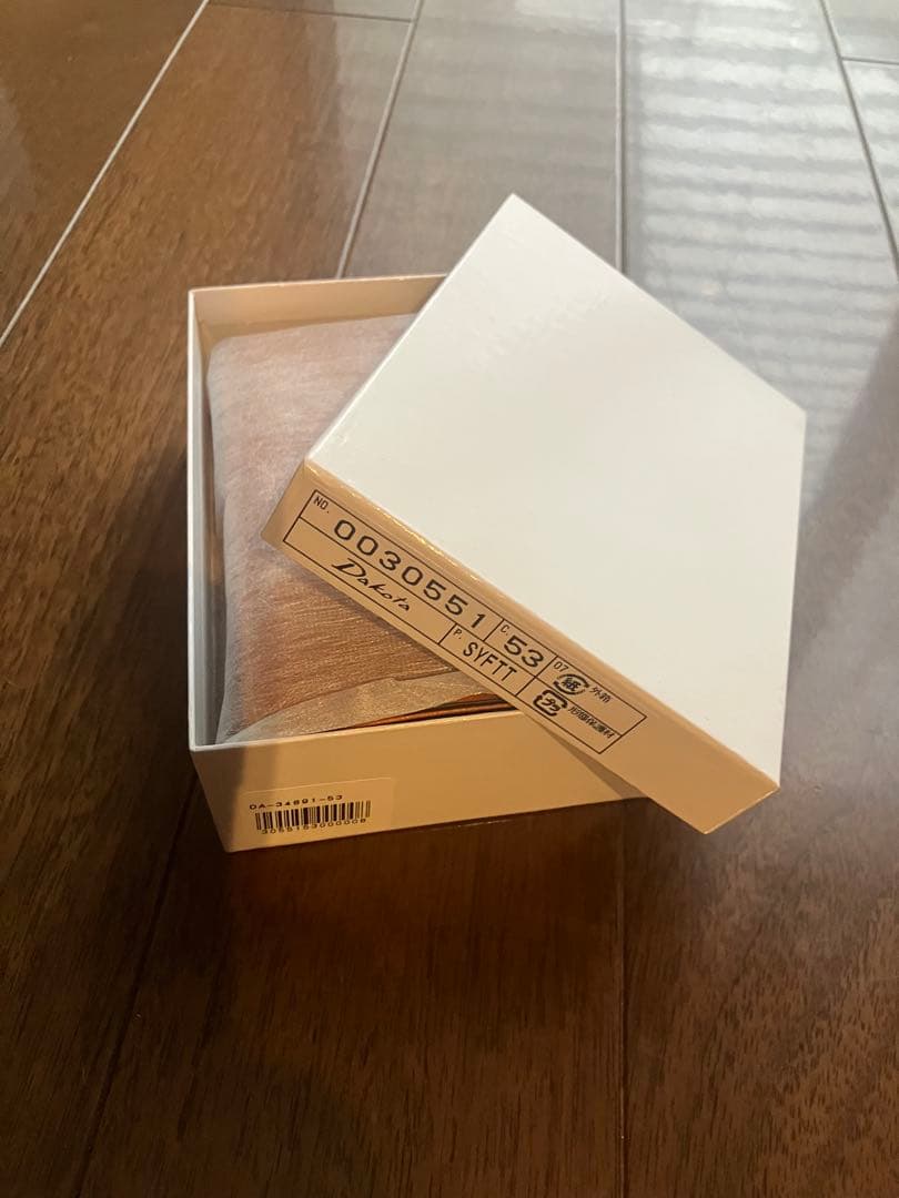 【新品未使用】　ダコタ　レザー 二つ折り財布