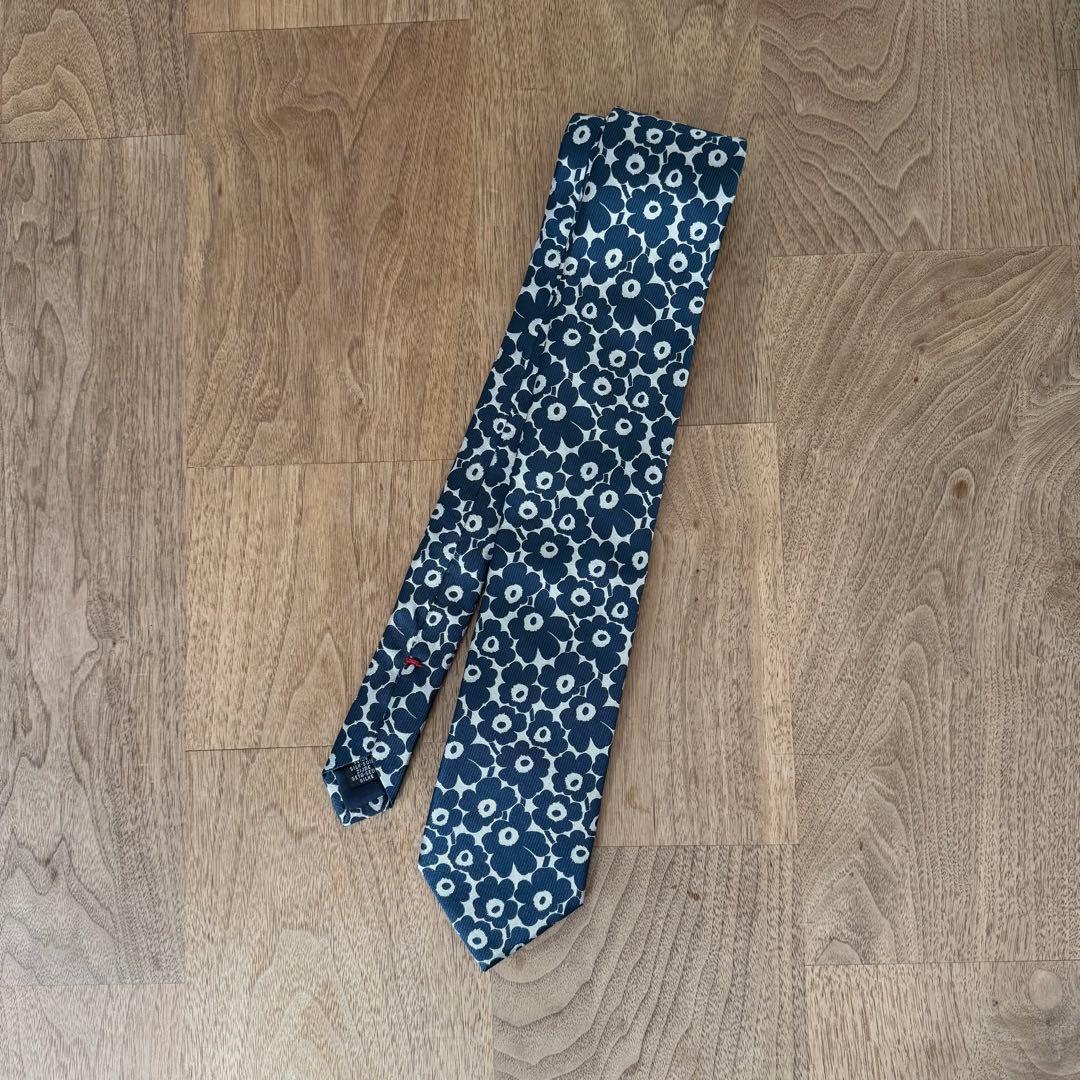 marimekko 花柄 シルク ネクタイ　ネイビー×シルバー