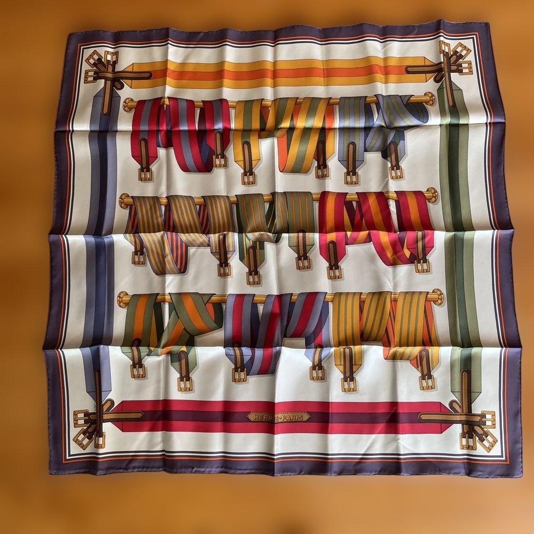 HERMES エルメス　未使用　ベルトのようなデザインスカーフ