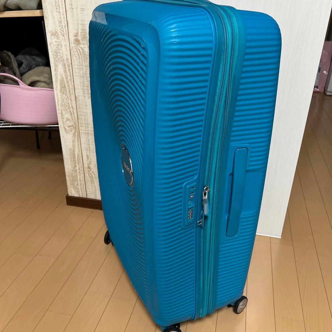 AMERICAN TOURISTER 青いキャリーケース