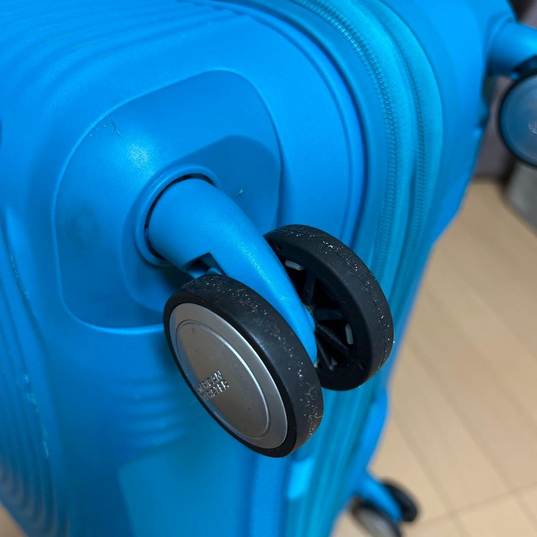 AMERICAN TOURISTER 青いキャリーケース
