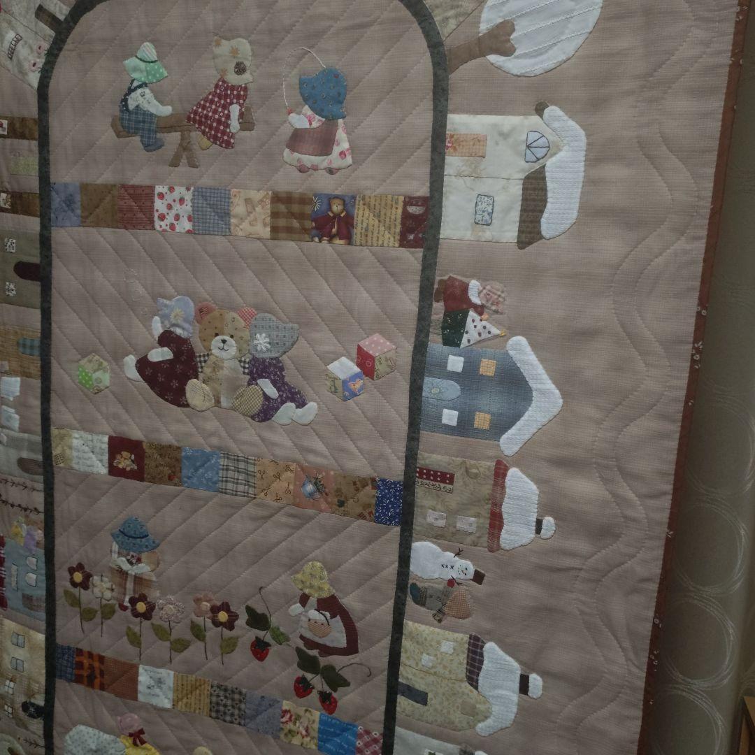 ハンドメイド　パッチワークタペストリー