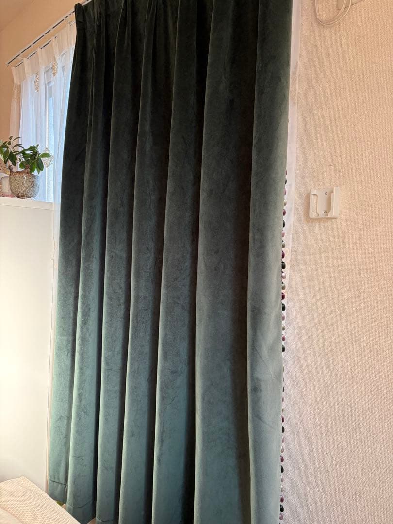 ダークグリーン ベルベット ドレープカーテン