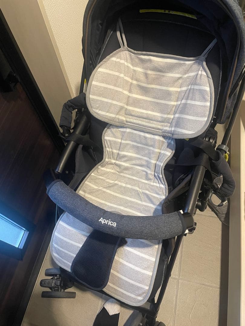Aprica ラクーナクッションフリー ベビーカー ネイビー レザー　価格交渉可