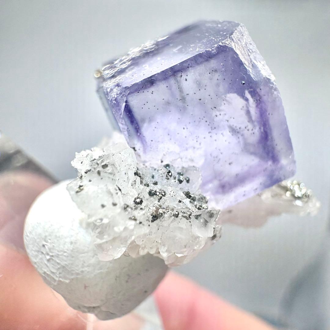 603 中国　ヤオガンシャン産　フローライト&パイライト&クォーツ