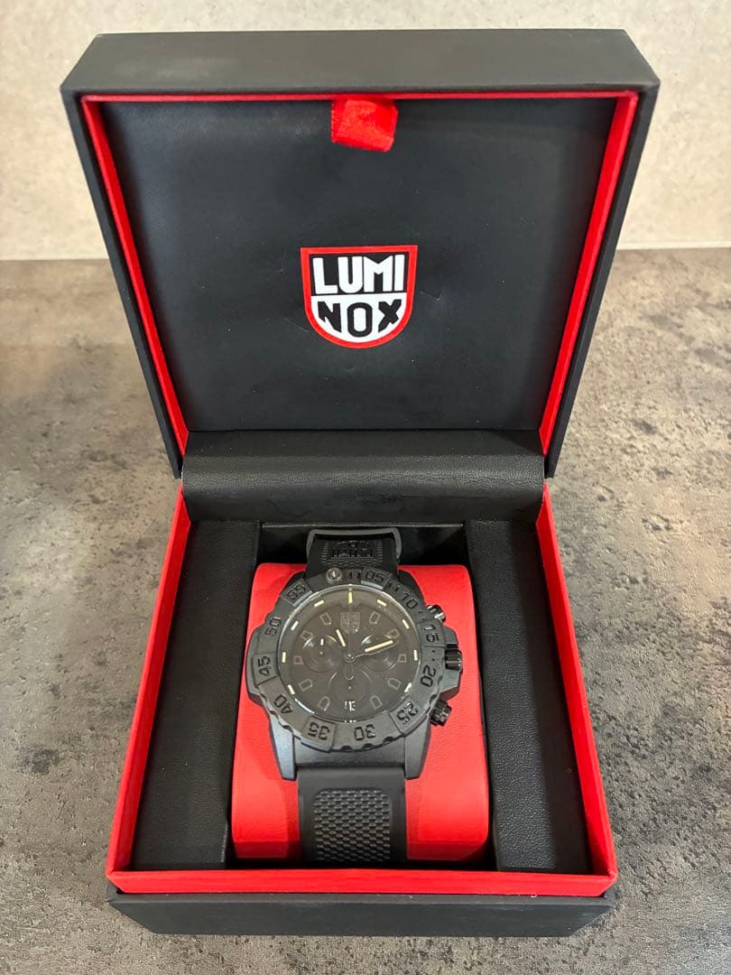 LUMINOX ESSENTIAL GEAR ブラック腕時計