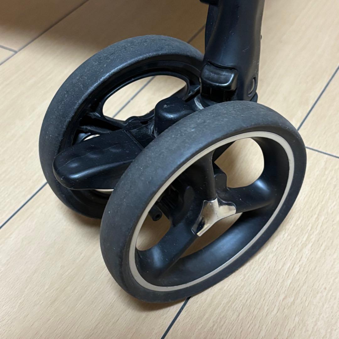 【美品】アップリカ ラクーナビッテクッション 2022年モデル アカホン限定