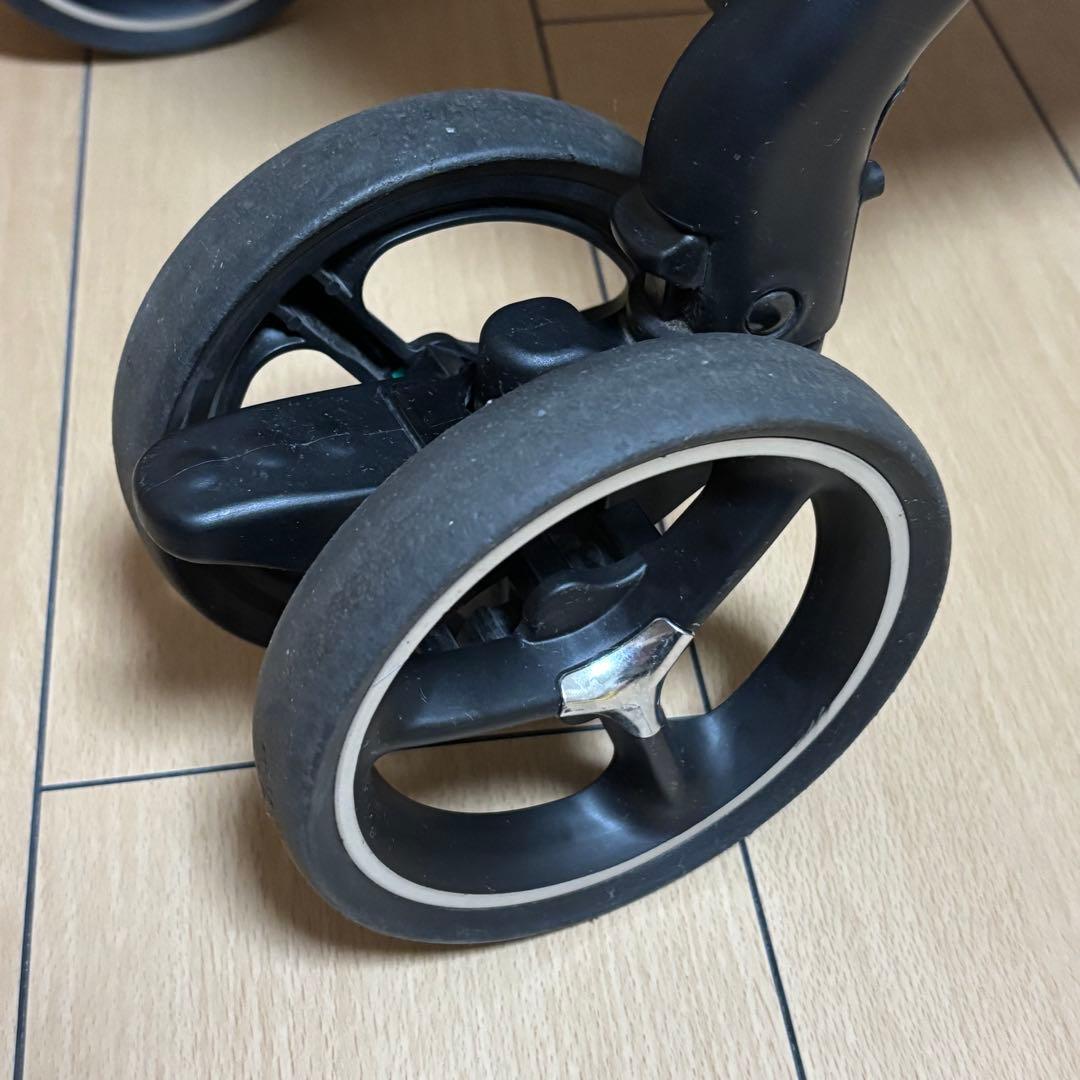 【美品】アップリカ ラクーナビッテクッション 2022年モデル アカホン限定