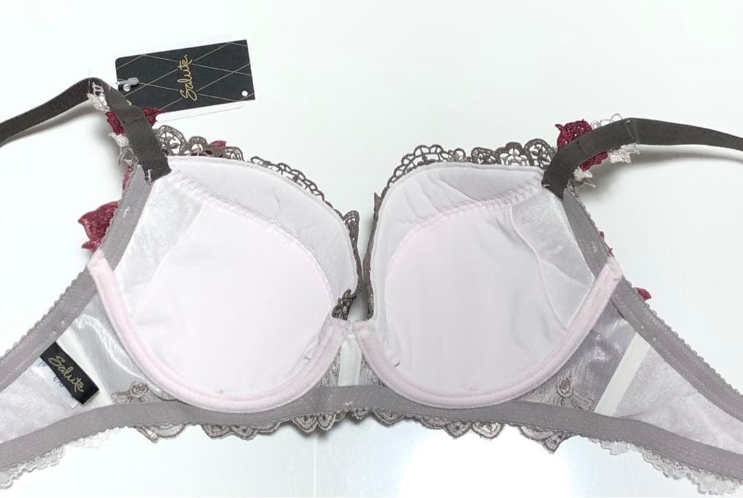 【E70M】【限定】ワコール　サルート　90G ブラショーツ PU 新品未使用