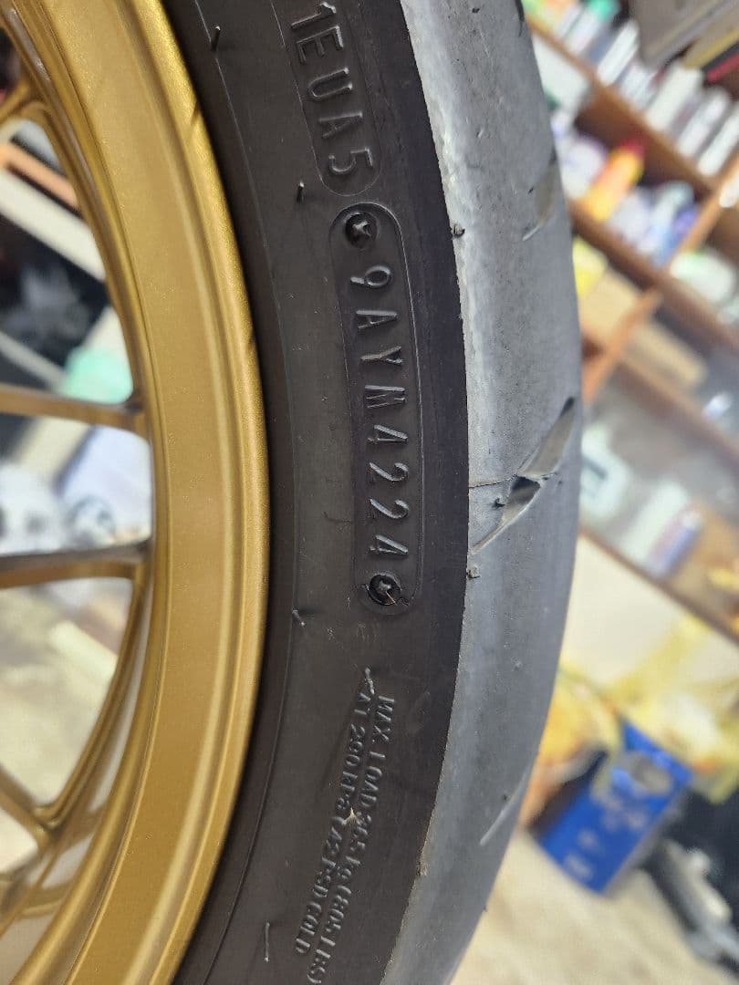 24年製造　GPR300前後 120/70ZR17 180/55ZR17