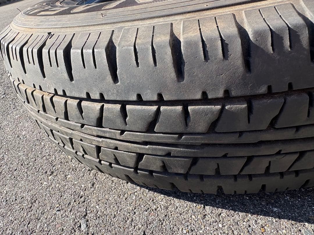 ハイエース用　DUNLOP ENASAVE 15インチタイヤ　4本セット