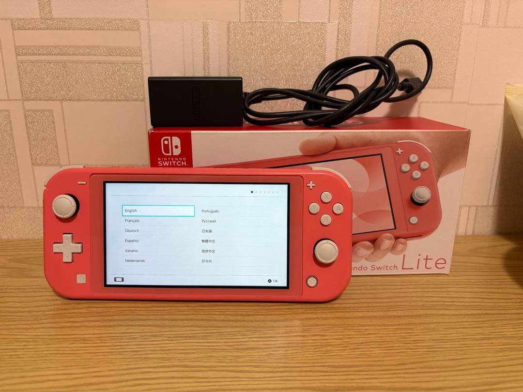 Nintendo SwitchLite コーラルピンク