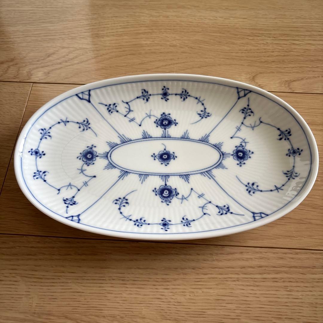   ブルーフルーテッド楕円皿