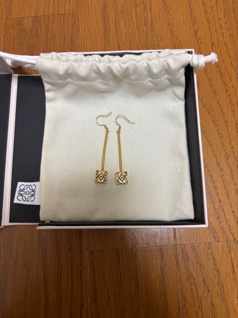 LOEWE ゴールド チェーンピアス