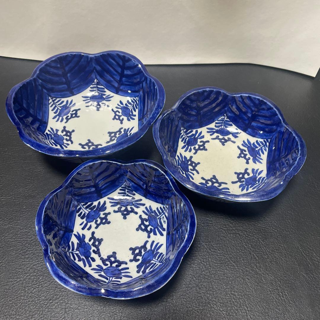 古伊万里　花形皿 深鉢　3枚セット 木箱付き　染付　深鉢　ベロ藍　大中小