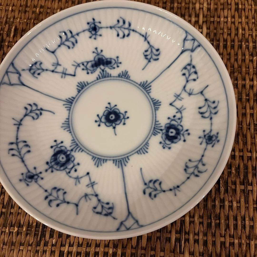   Blue Fluted Plain 皿