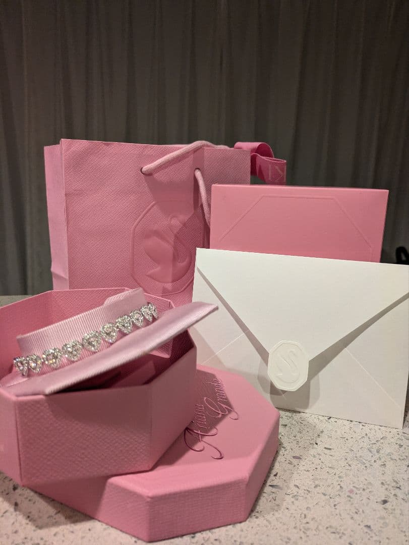 アリアナ・グランデ　swarovski　ブレスレット