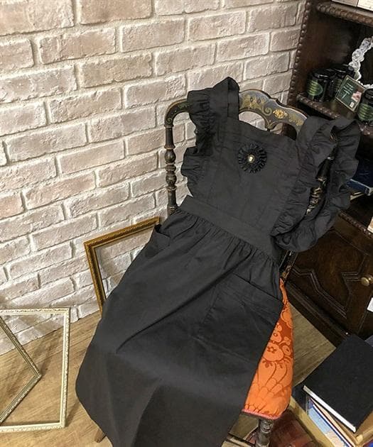272◇カメオブローチフリルエプロン 黒 axes femme アクシーズ