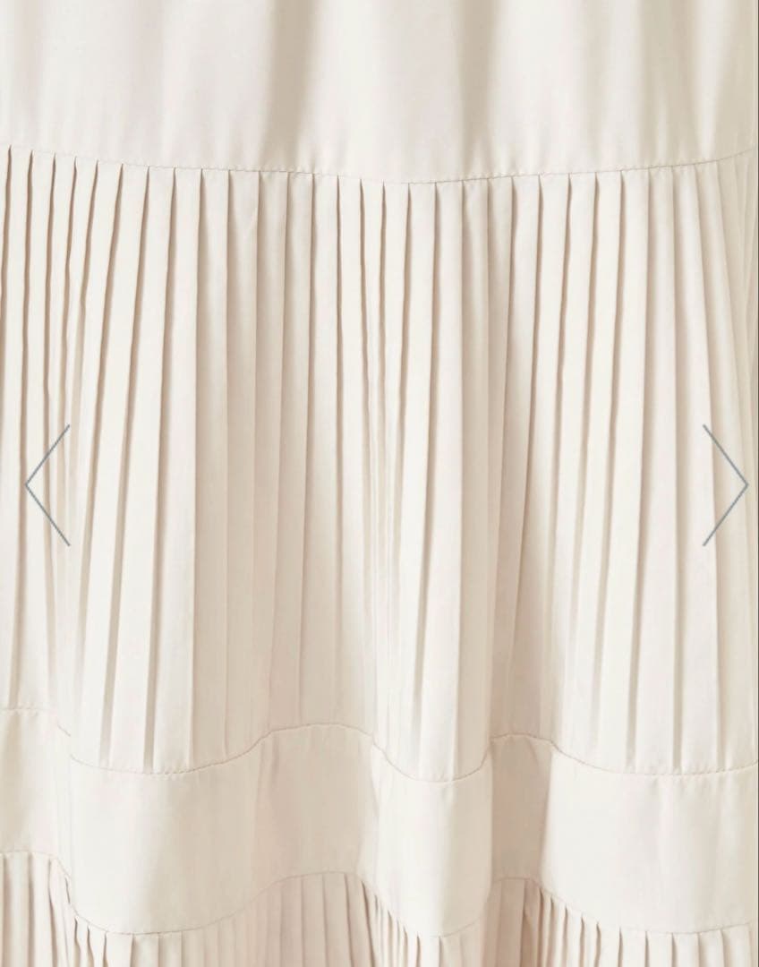 【タグ付き新品】ビアズリー　プリーツティアードスカート　ホワイト　FREE