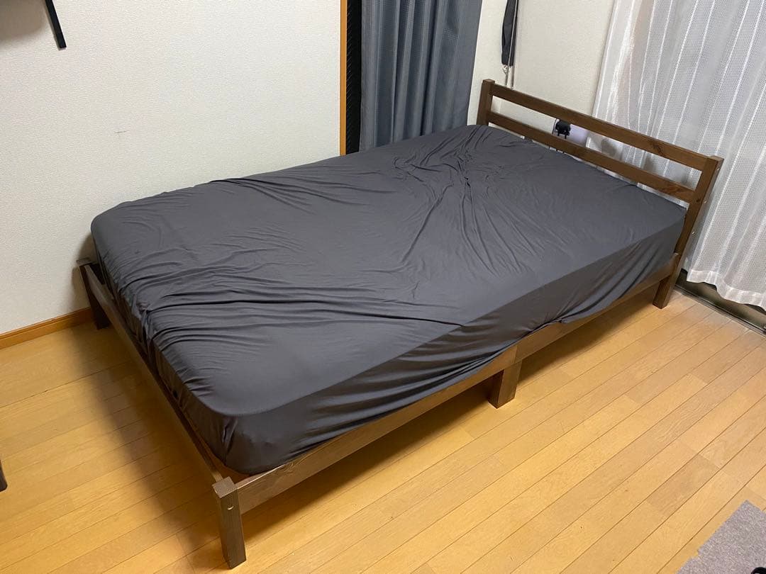 ニトリ ダブルベッド フレーム 4年間使用 福岡より 説明要確認