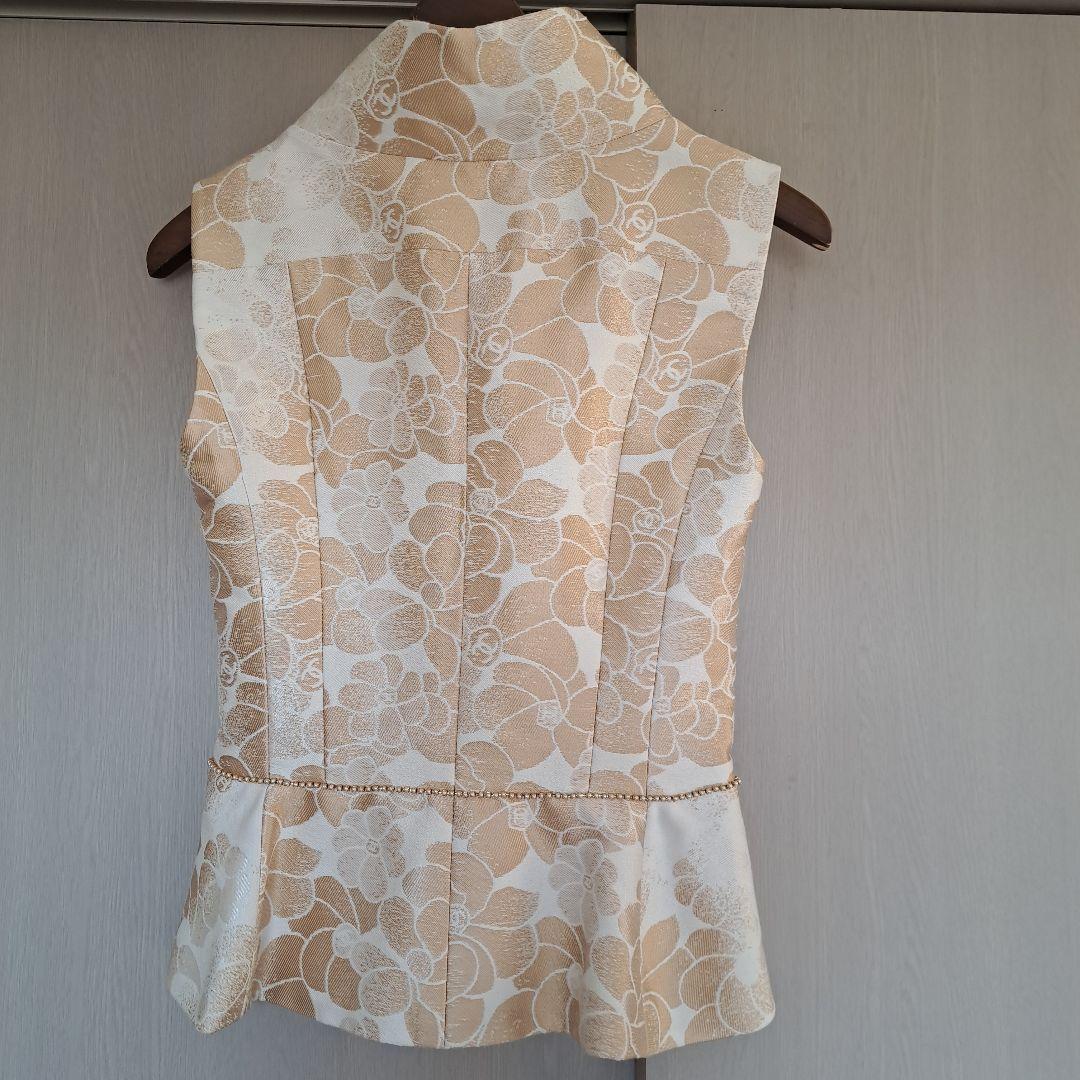 美品!!CHANELベスト。