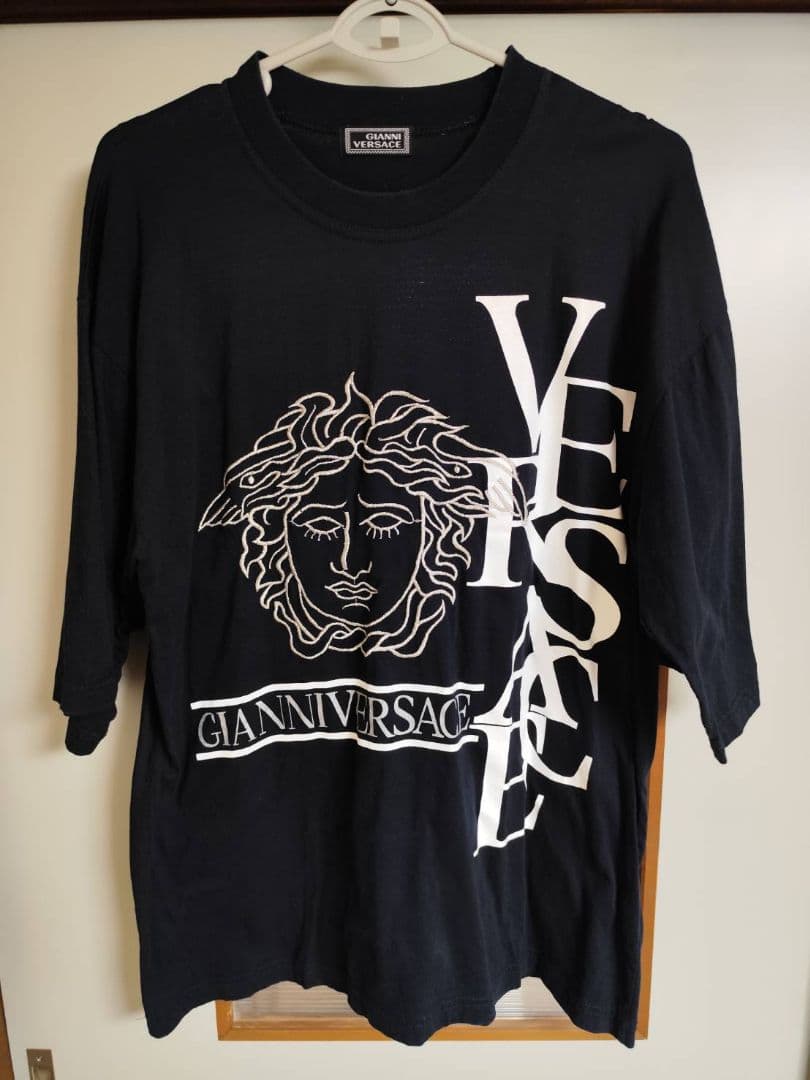 VERSACE 七分のTシャツ