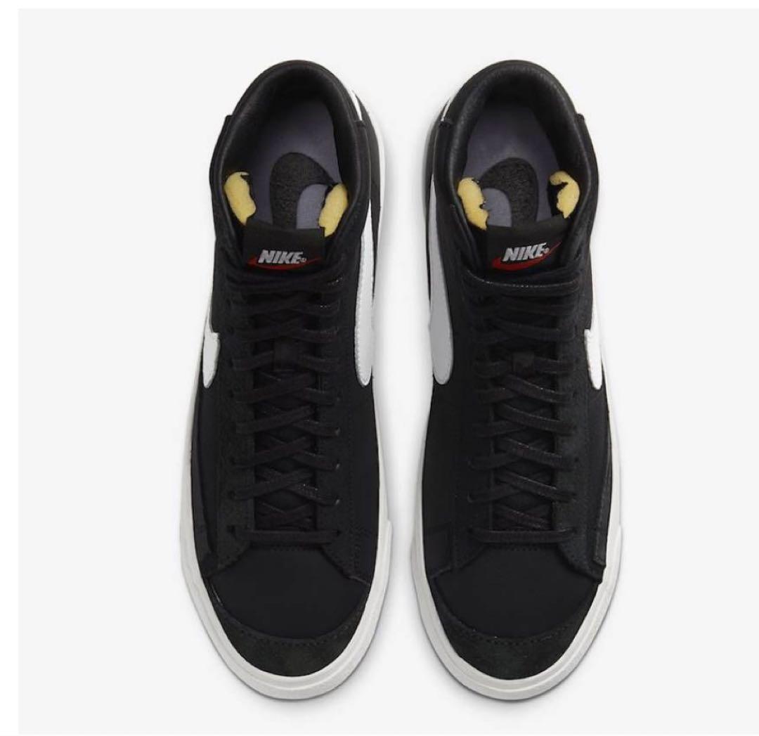 スウッシュ反転のスラムジャム×ナイキ ブレーザー ミッド クラス 1977 黒白