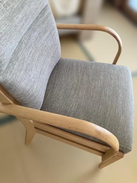 1.ソファのような座り心地(ニトリ C-27肘付き2脚+肘なし２脚）4脚セット