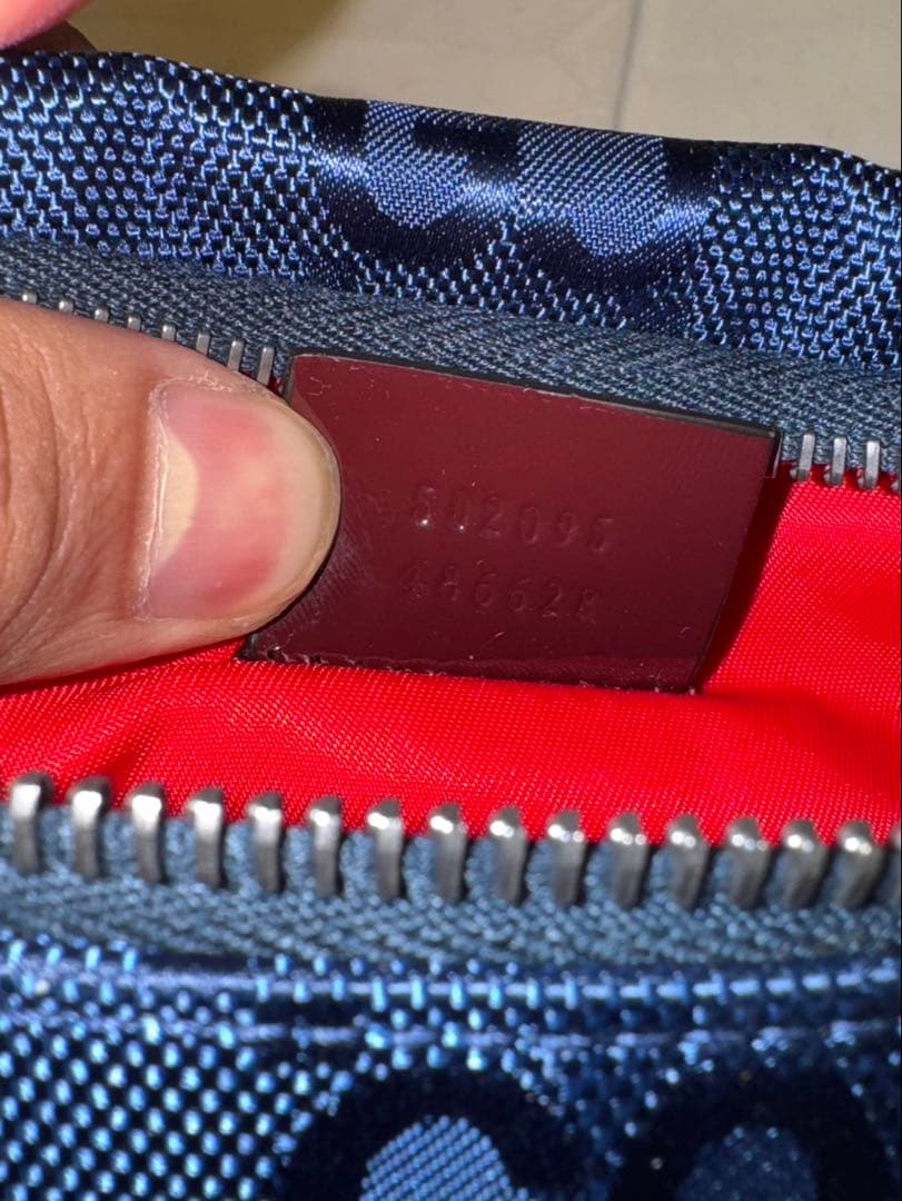 GGロゴ ボディバッグ ネイビー