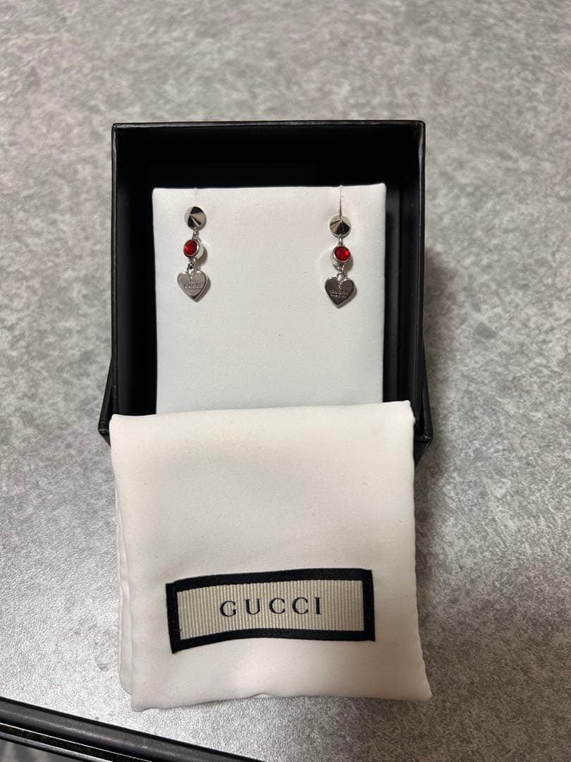 GUCCI グッチ　ピアス　ハート