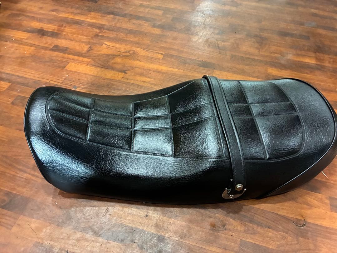 ゼファー750 PMC シート