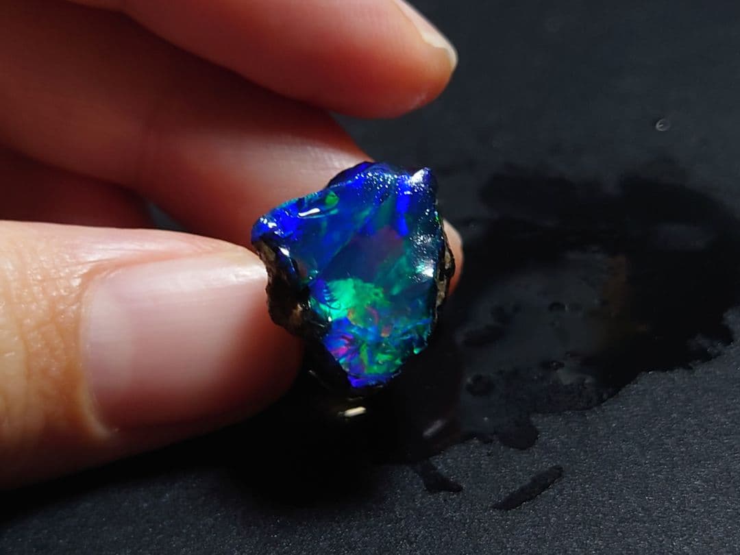 エチオピア　オパール　原石　鉱物　標本　プレシャス　ウェロ産