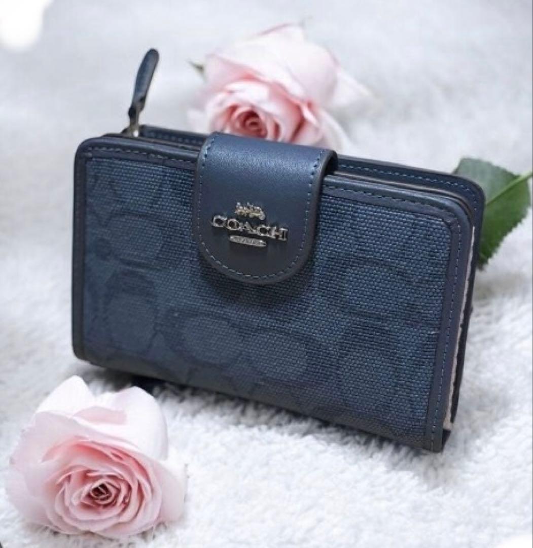 【新品】COACH 二つ折り財布新品
