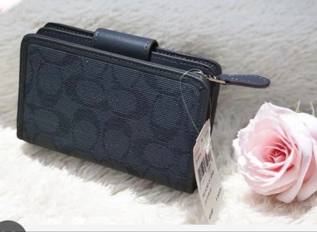 【新品】COACH 二つ折り財布新品