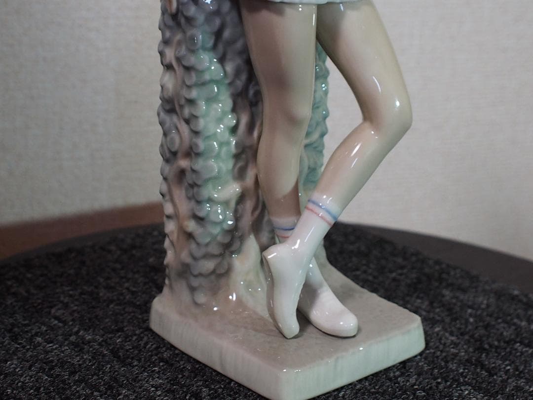 高島屋 【ノリタケ リヤドロ】 テニスボールを持つ美少女 ・共箱付 ・極美品