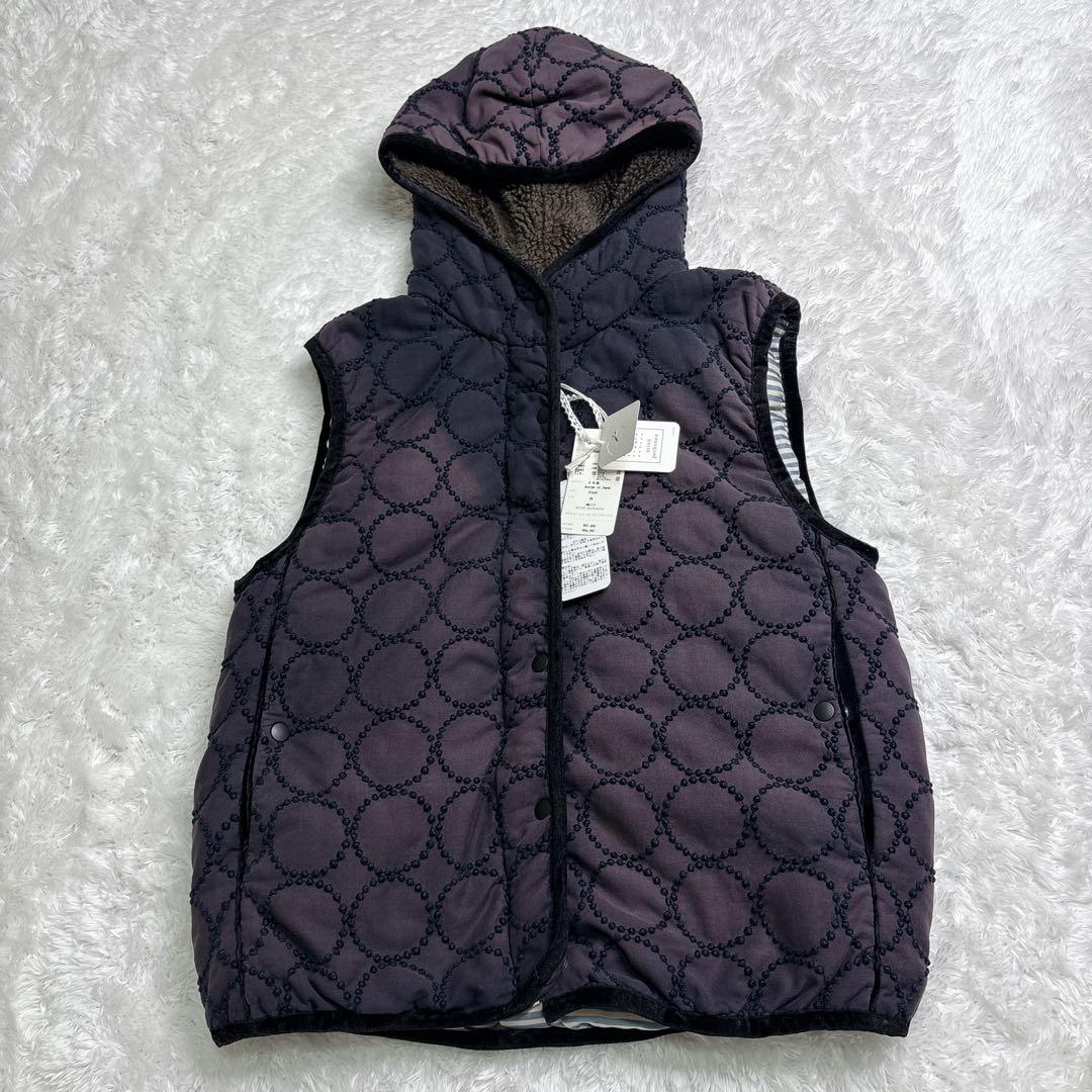 ミナぺルホネン ダウンベスト　タンバリン刺繍　Mサイズ　タグ付き