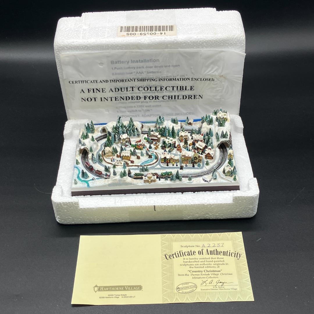 トーマスキンケード　雪景色　村のクリスマス列車　ミニチュア　ジオラマ　ライト