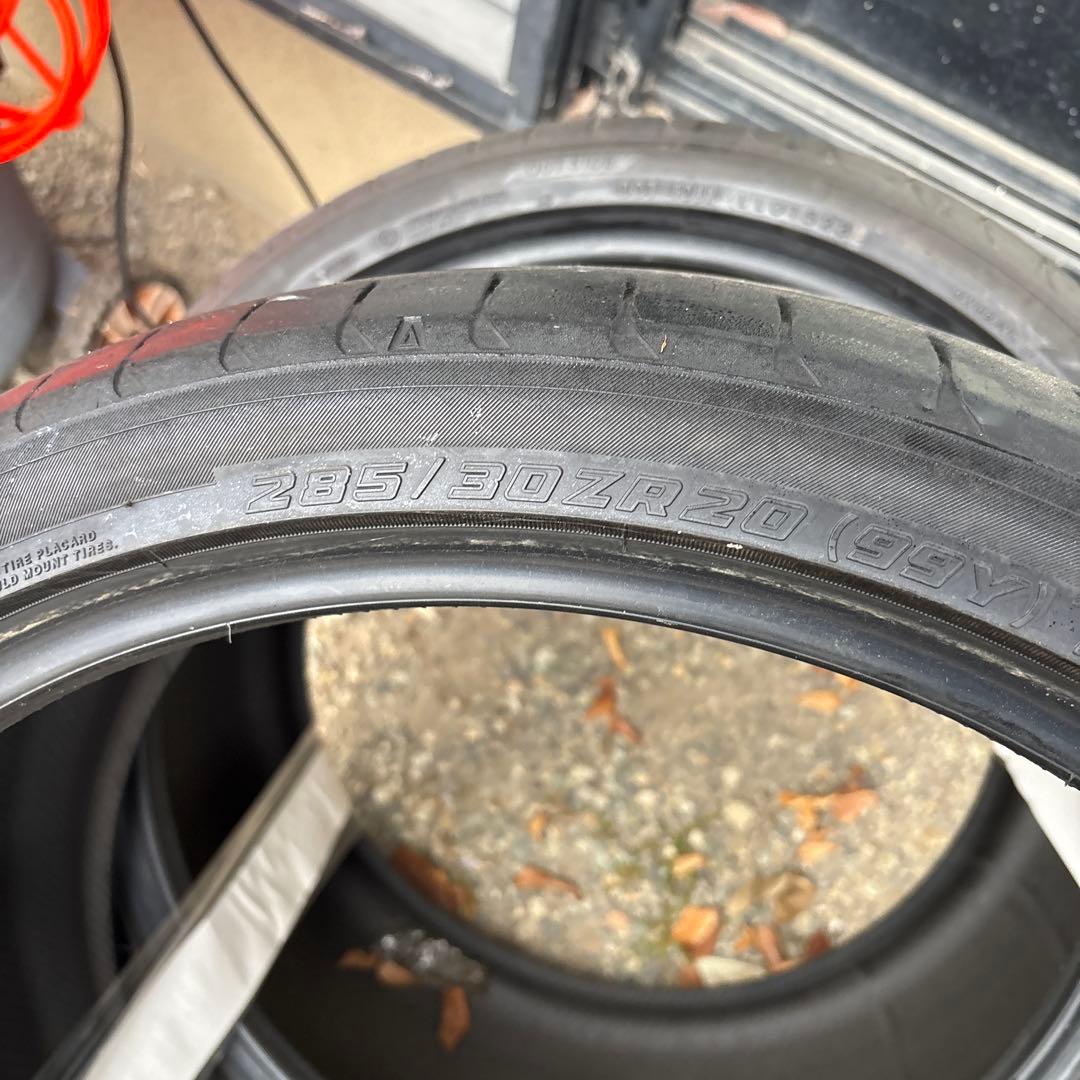 YOKOHAMA ADVAN 285/30r20 ヨコハマアドバン　20インチ