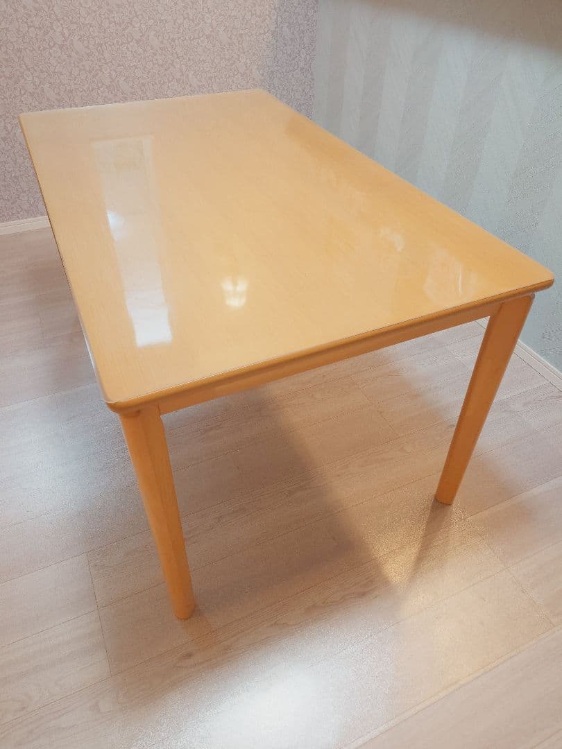 【ニトリ】ダイニングテーブル (テーブルマット付き)