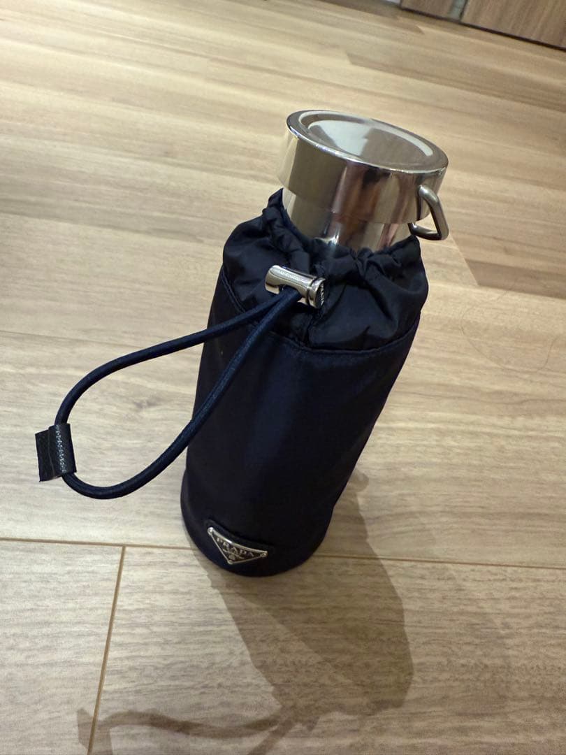PRADA ネイビー ステンレス水筒カバー ノベルティ