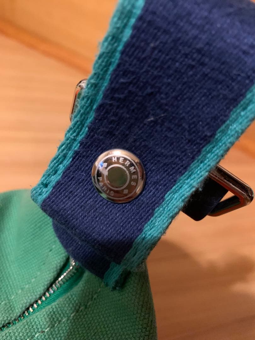 花•*¨*•.¸Hロゴ ショルダーストラップ付 ポーチ ブリッドアブラック