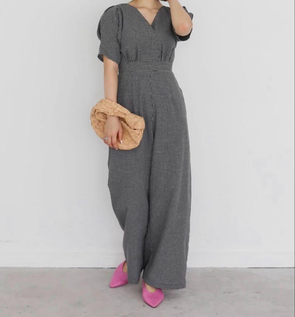 KATRIN TOKYO v neck all-in-one ブラック