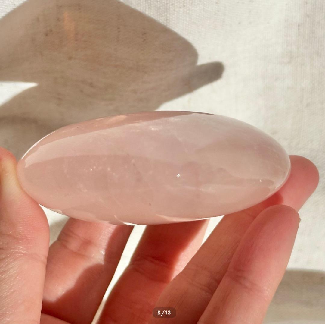 【ローズ クォーツ】　ハート シェイプ ③ スタンド付　ブラジル産