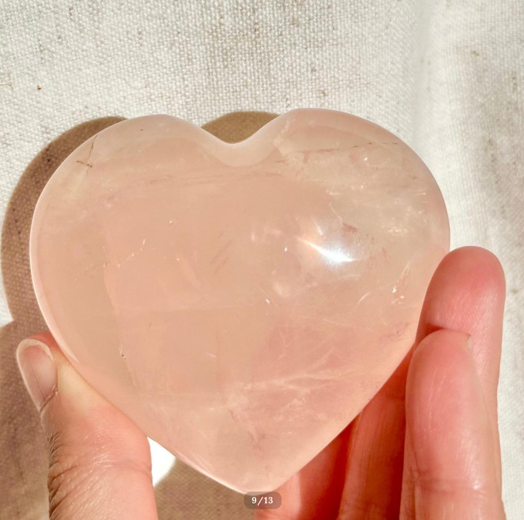 【ローズ クォーツ】　ハート シェイプ ③ スタンド付　ブラジル産