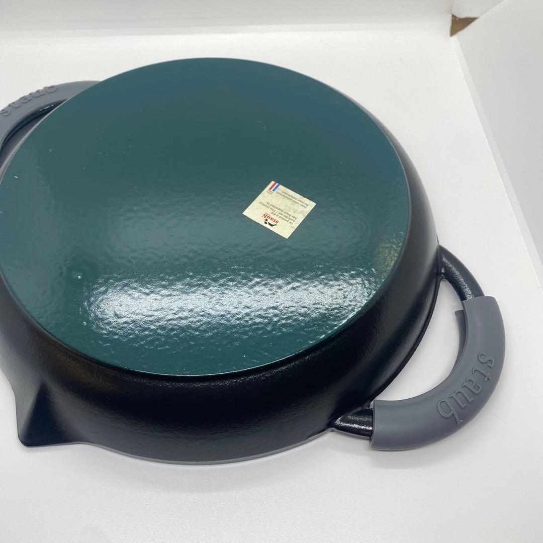 未使用品 ストウブ ニダベイユ 両手フライパン 28cm シリコンハンドル付き