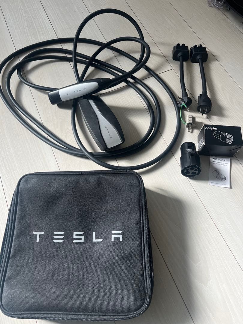 TESLA純正 「GEN Ⅱ モバイルコネクター」と「J1772 変換機」セット
