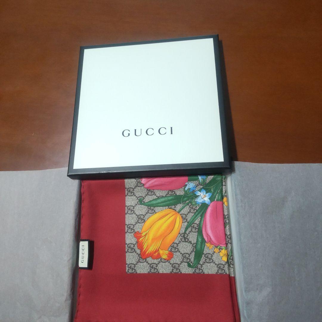 GUCCI 花柄スカーフ新品箱入り